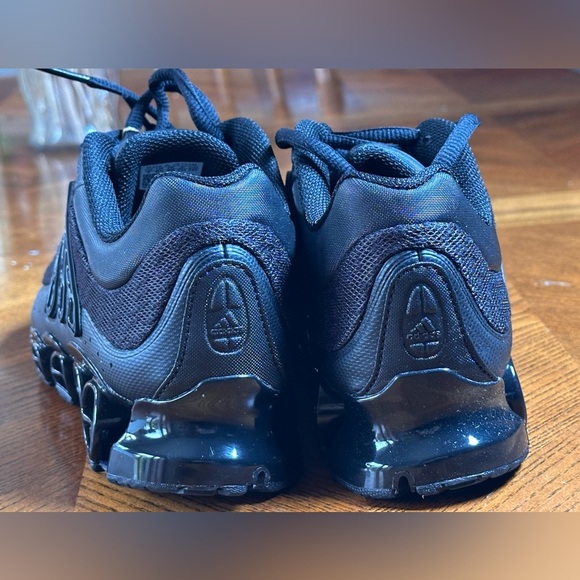 Adidas Original Sneakers
'Megaride' in Black - Picture 2 of 8